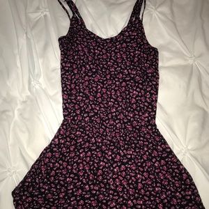Floral romper with pockets